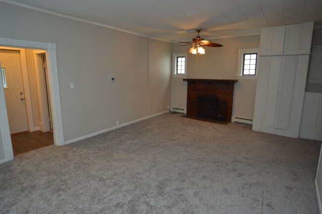 Photo - Updated 5 Bedroom House for Rent Near Downtown!