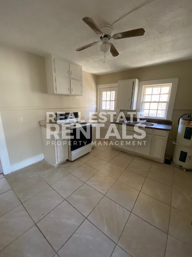 Photo - 2318 Sansom Ave