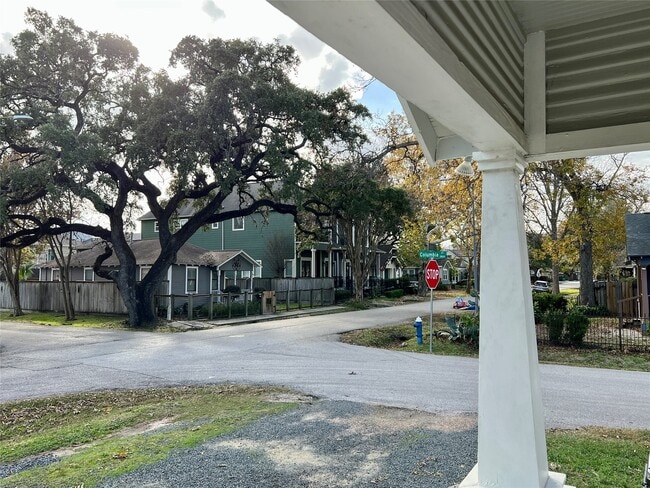 Photo - 501 E 28th St