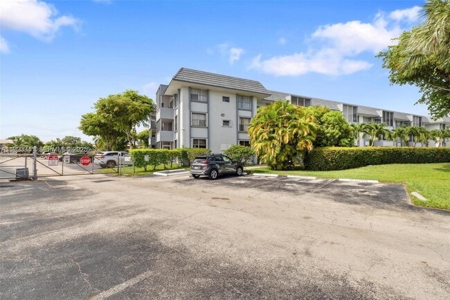 Photo - 6705 NW 169th St Unidad C206