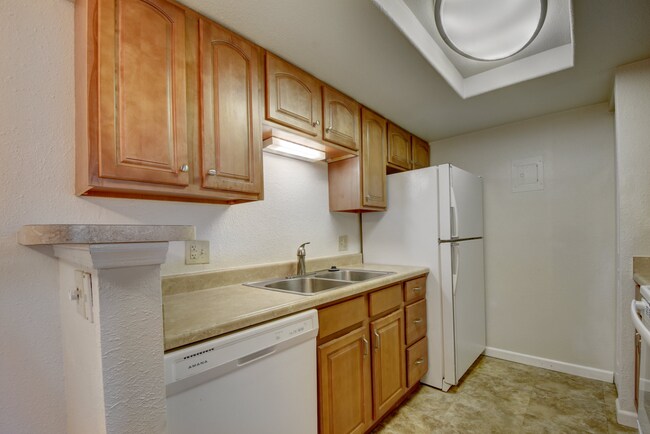 Photo - 2BR/2BA Charming Condo in Denver!

Available Now! Unit E202