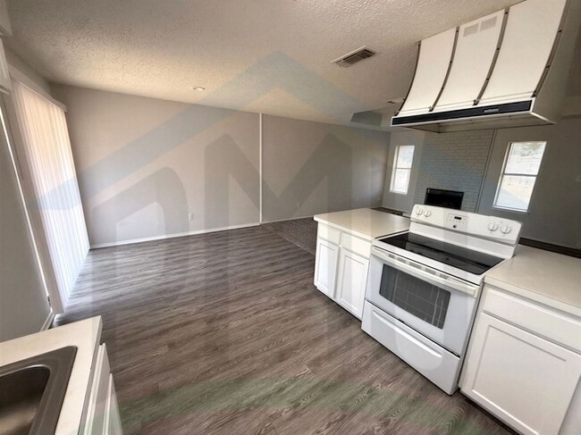 304 Shady Valley Dr