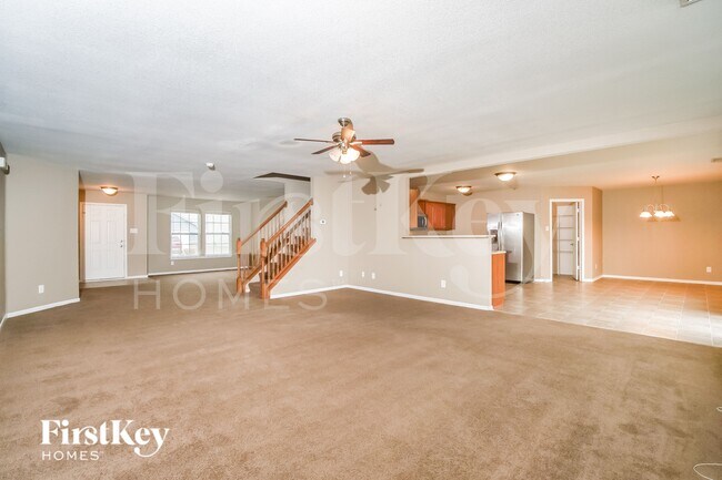 Photo - 8018 Gathering Ln