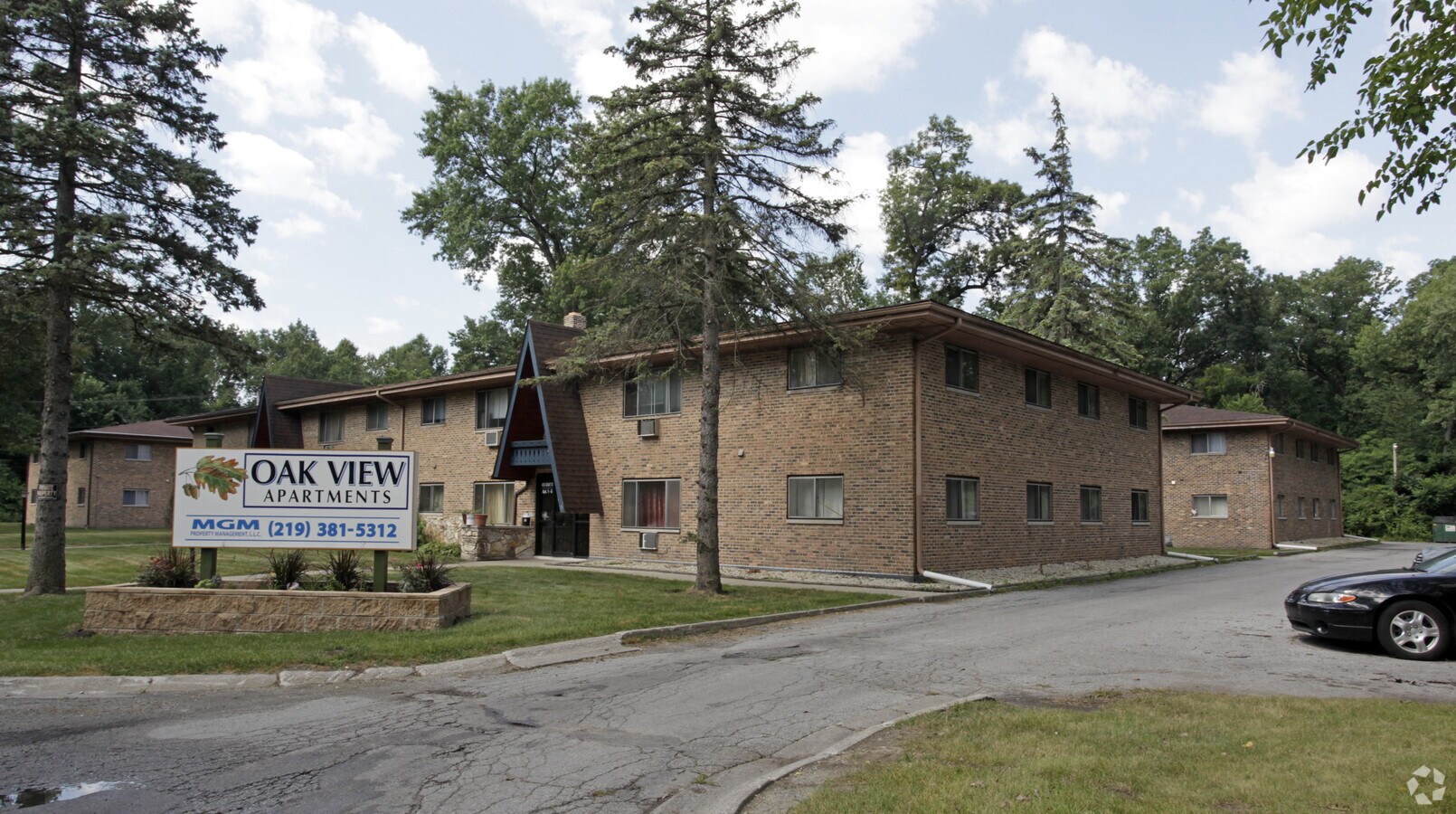 Primary Photo - Oak View Apartments