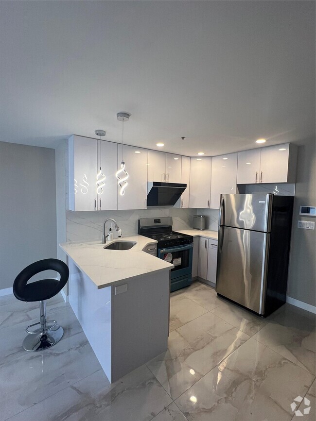 Building Photo - 42-18 147th St Unit 6B Rental