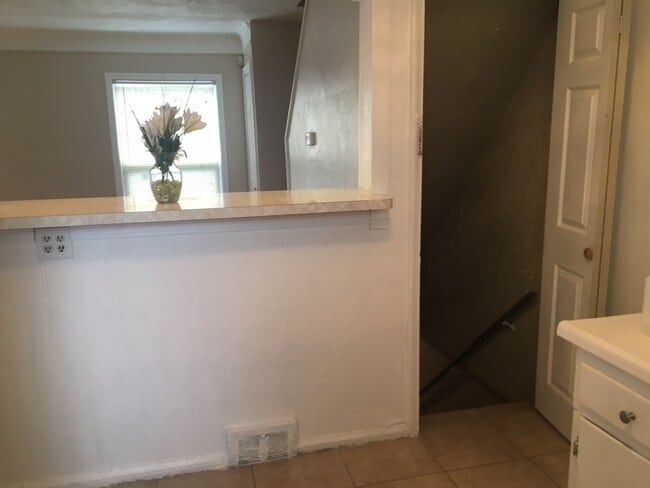 Photo - 20037 Schaefer Hwy