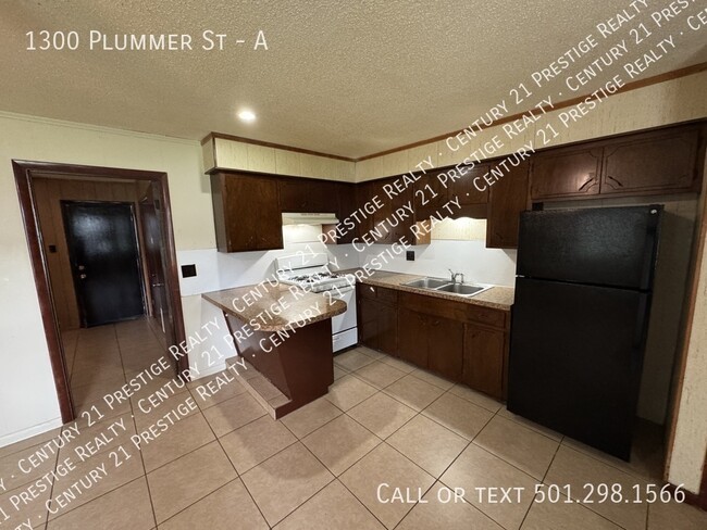 Photo - 1300 Plummer St Unidad A
