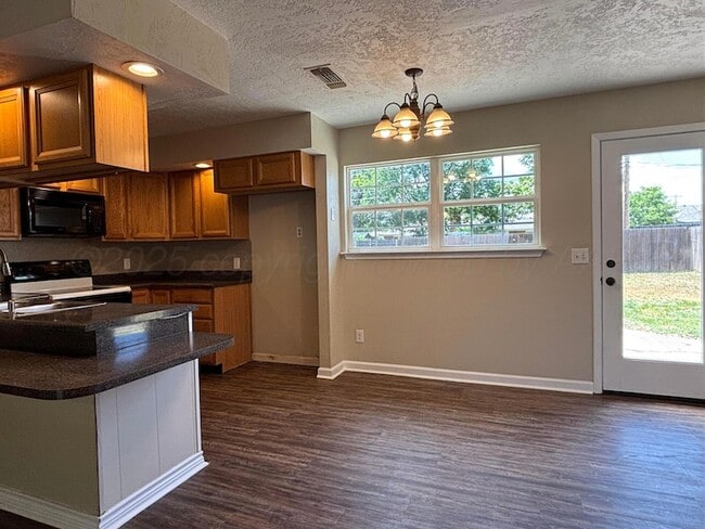 Photo - 5102 Benton Dr