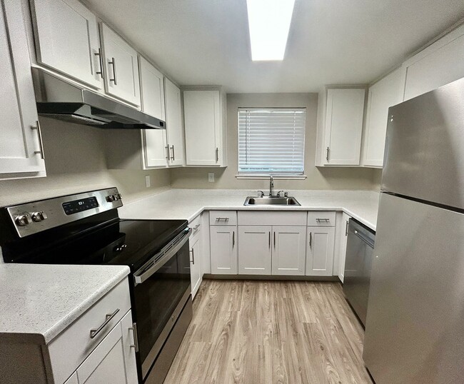 Photo - Regency Cove Apartments