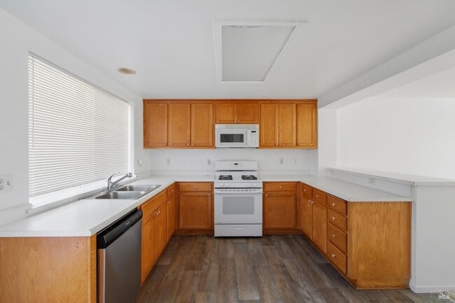 Photo - 712 Daniels Ave