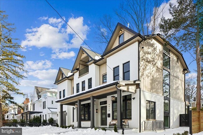 Building Photo - 4428 Albemarle St NW