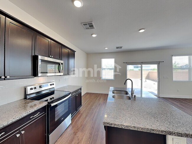 Photo - 5804 Petronius St