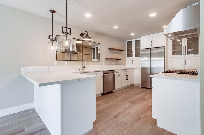 Photo - 1204 Palomar Pl