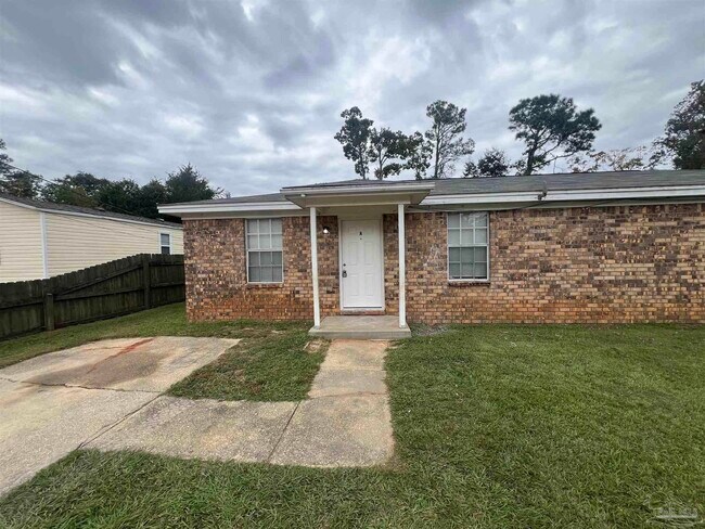 Building Photo - 821 Calhoun Ave