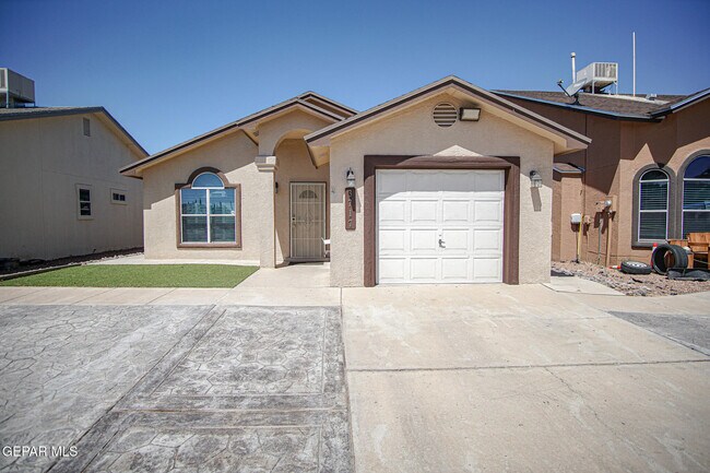 Photo - 3717 Tierra Zafiro Dr