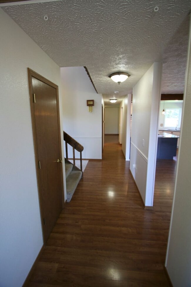 Photo - Lovely 3 Bedroom Home in Bayshore!