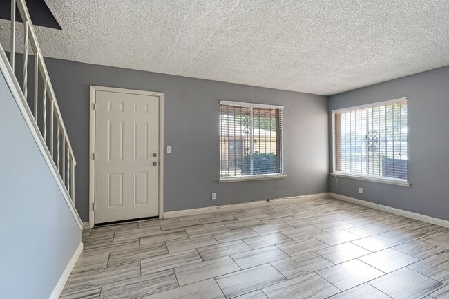 Photo - 1372 Lorilynn