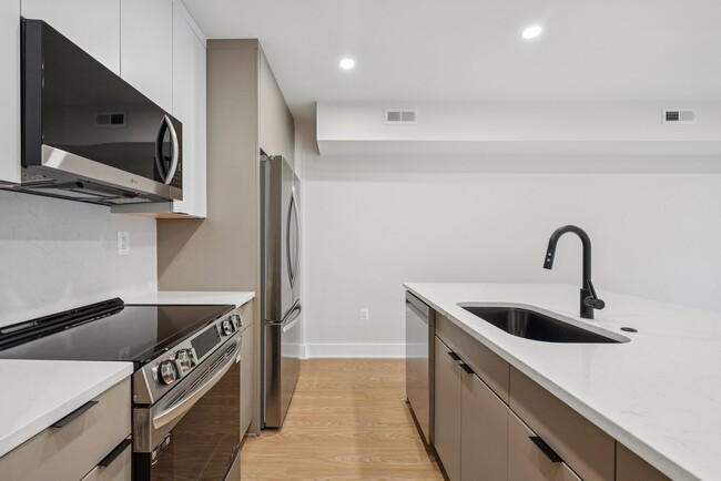 Photo - Glover Vista Apartments