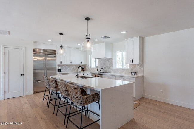 Photo - 6001 E Larkspur Dr