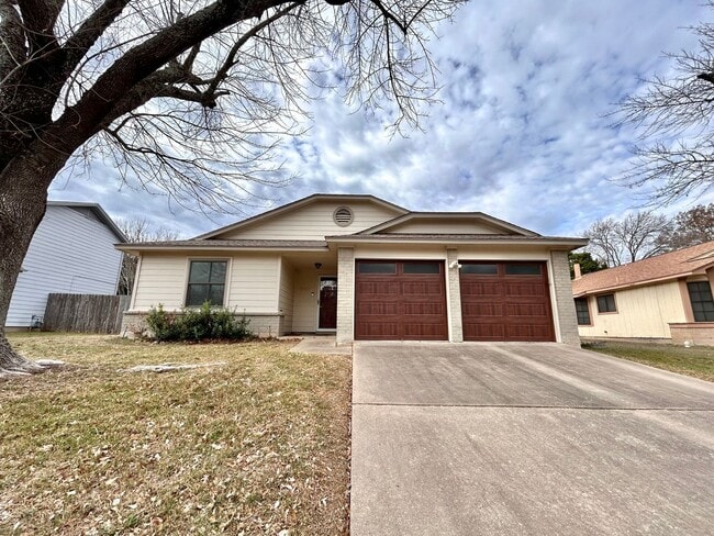 Building Photo - Comfortable & Nice 3BR / 2BA One-Level Home — Garage, Yard & Laundry Room