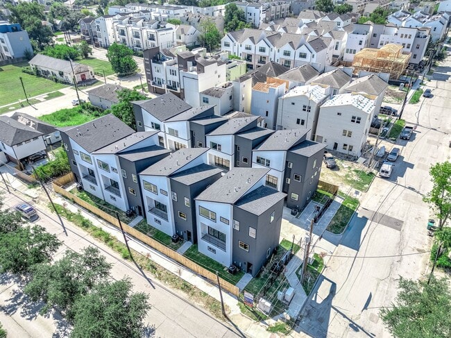 Building Photo - 3201 St Emanuel St