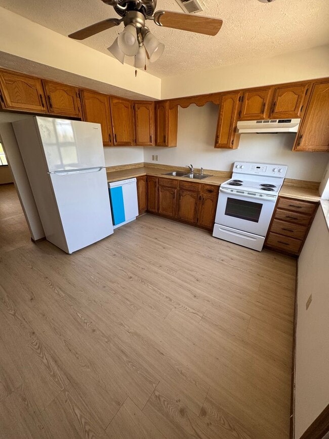 Photo - 2991 W Village Ln Unidad 2991 B