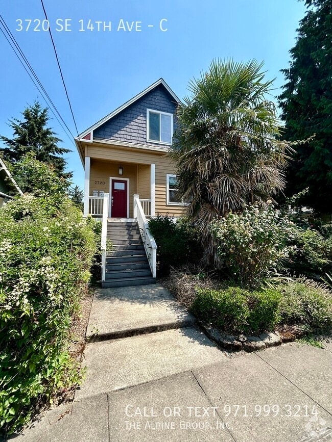Building Photo - 3720 SE 14th Ave Unit C Rental