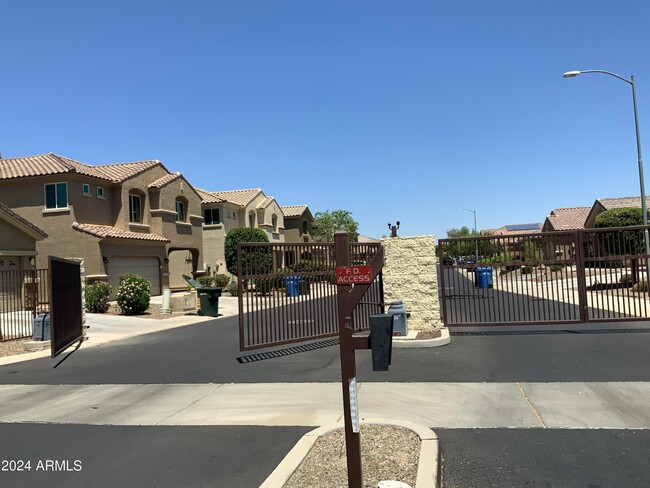 Photo - 2114 E Aire Libre Ave