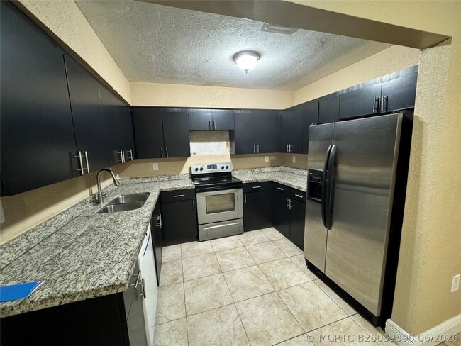 Photo - 2091 Oleander Dr