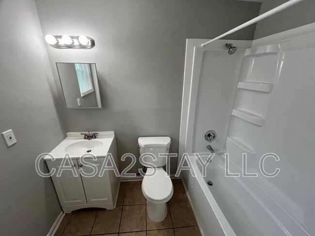 Photo - 2100 St Johns Pl Unidad 2114