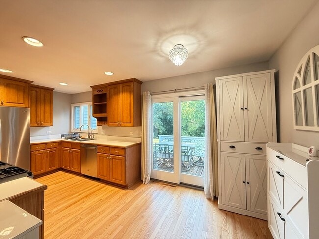 1954 Redwood Ln