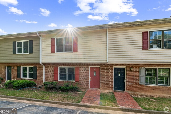 Building Photo - 2140 Kings Gate Cir SW Unit B Rental