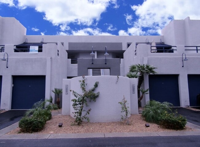 Building Photo - 902 W Glendale Ave Unit 104