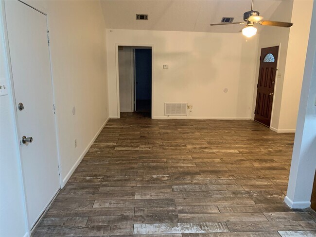 Photo - 222 Lemonwood Dr