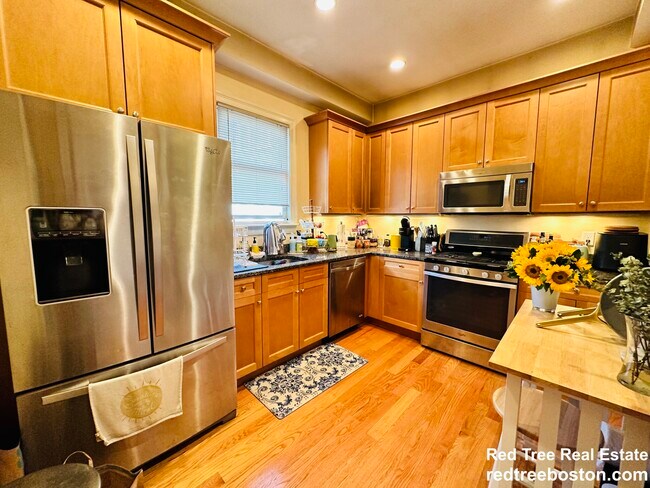 Photo - 48 Carleton St