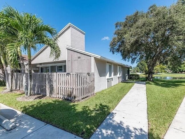 Building Photo - 518 Woodgate Cir