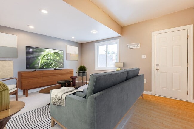 Building Photo - Available MAY 2026 - Private 2 Bedroom Home w/ Large Deck!