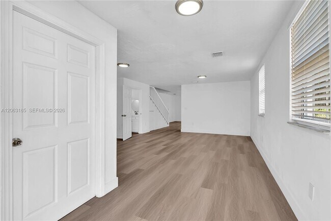 Photo - 140 NW 70th St