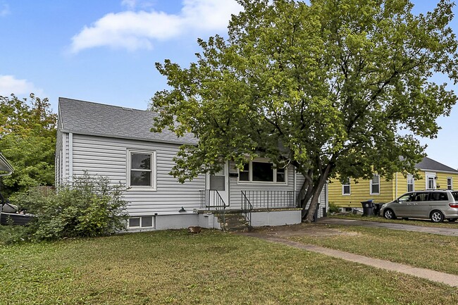 Building Photo - 3345 Duff Ave Rental