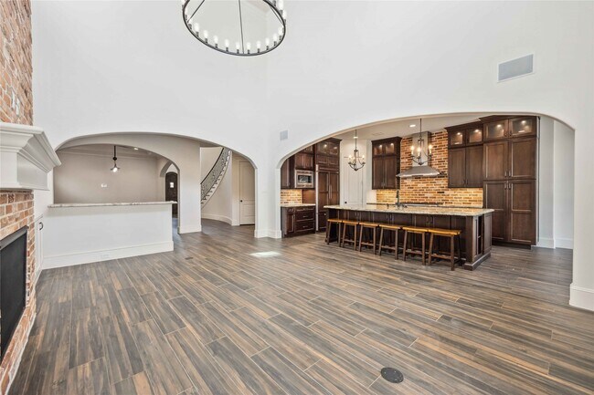 Photo - 215 Malone St