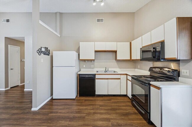 Photo - 1015 E Yager Ln Unit 64