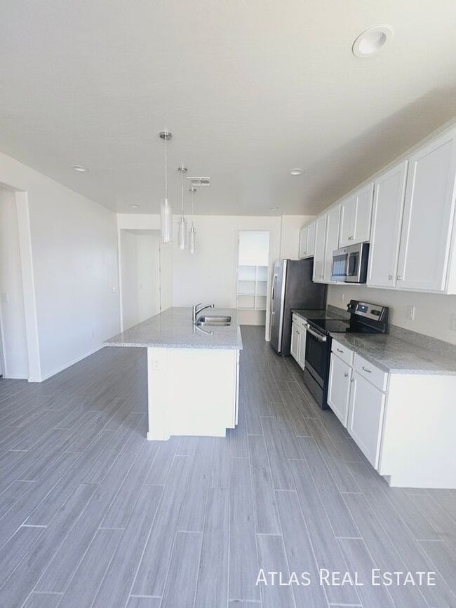 Photo - 44124 W Palo Olmo Rd