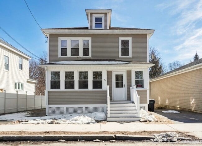 Building Photo - 34 Sparhawk St Unit 2