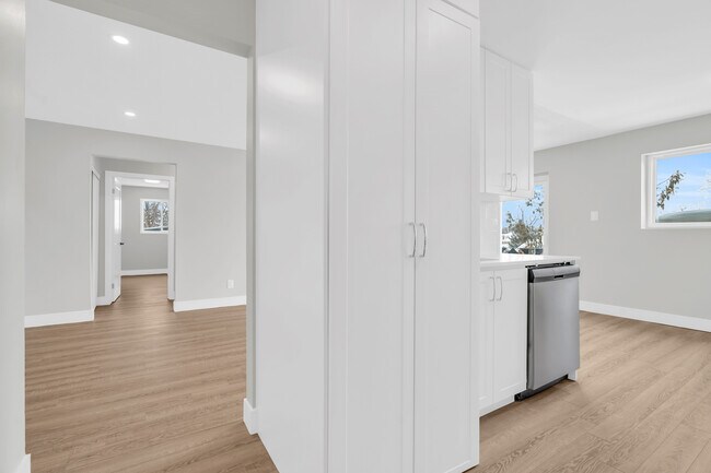 Photo - 1220 Hamilton St