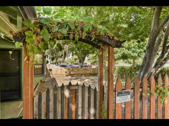 Photo - 2025 Ellison Dr