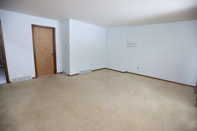 Photo - 4833 Stauffer Ave SE