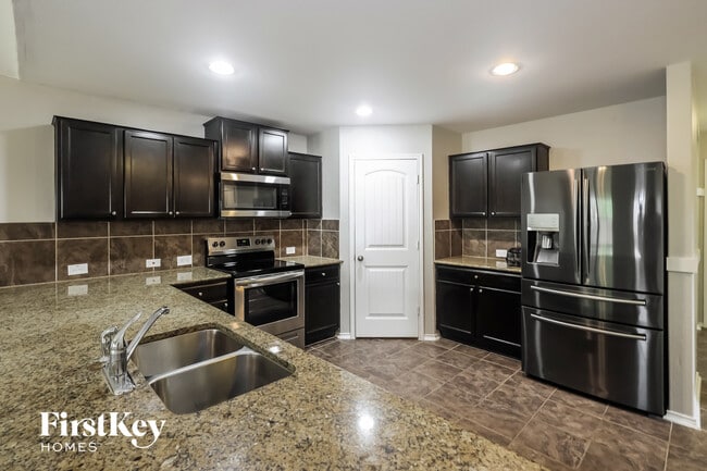 Photo - 7019 Phoebe View