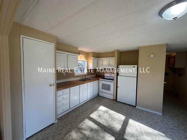 Photo - 329 Corinth Rd