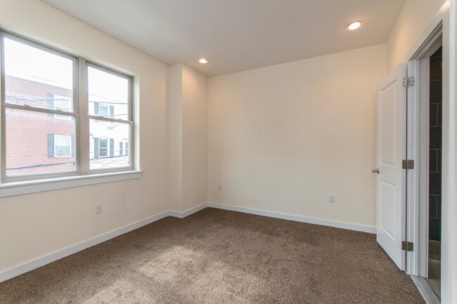 Photo - 1614 N Sydenham St Unit B