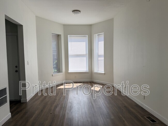 Photo - 7432 S Maryland Ave